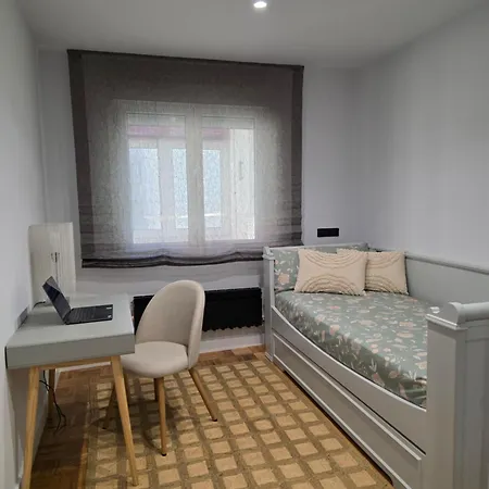 Cerca De La Playa San Lorenzo 3 Διαμέρισμα *